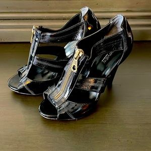 PREVIEW patent black zip heels